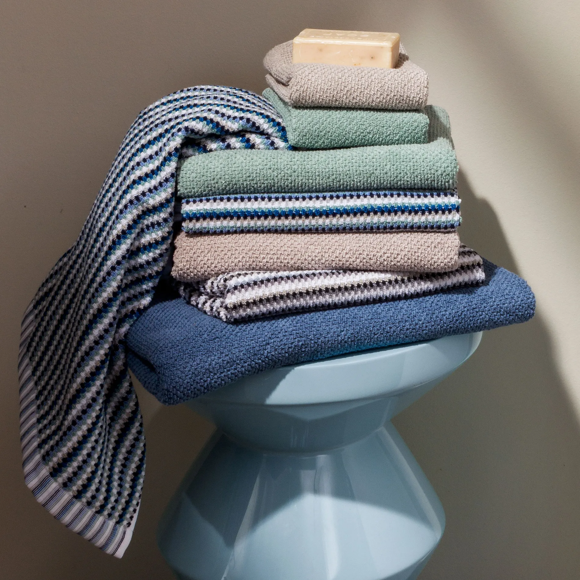 MÖVE Duschtücher-Bliss Duschtuch 67X140 cm(silver/black)