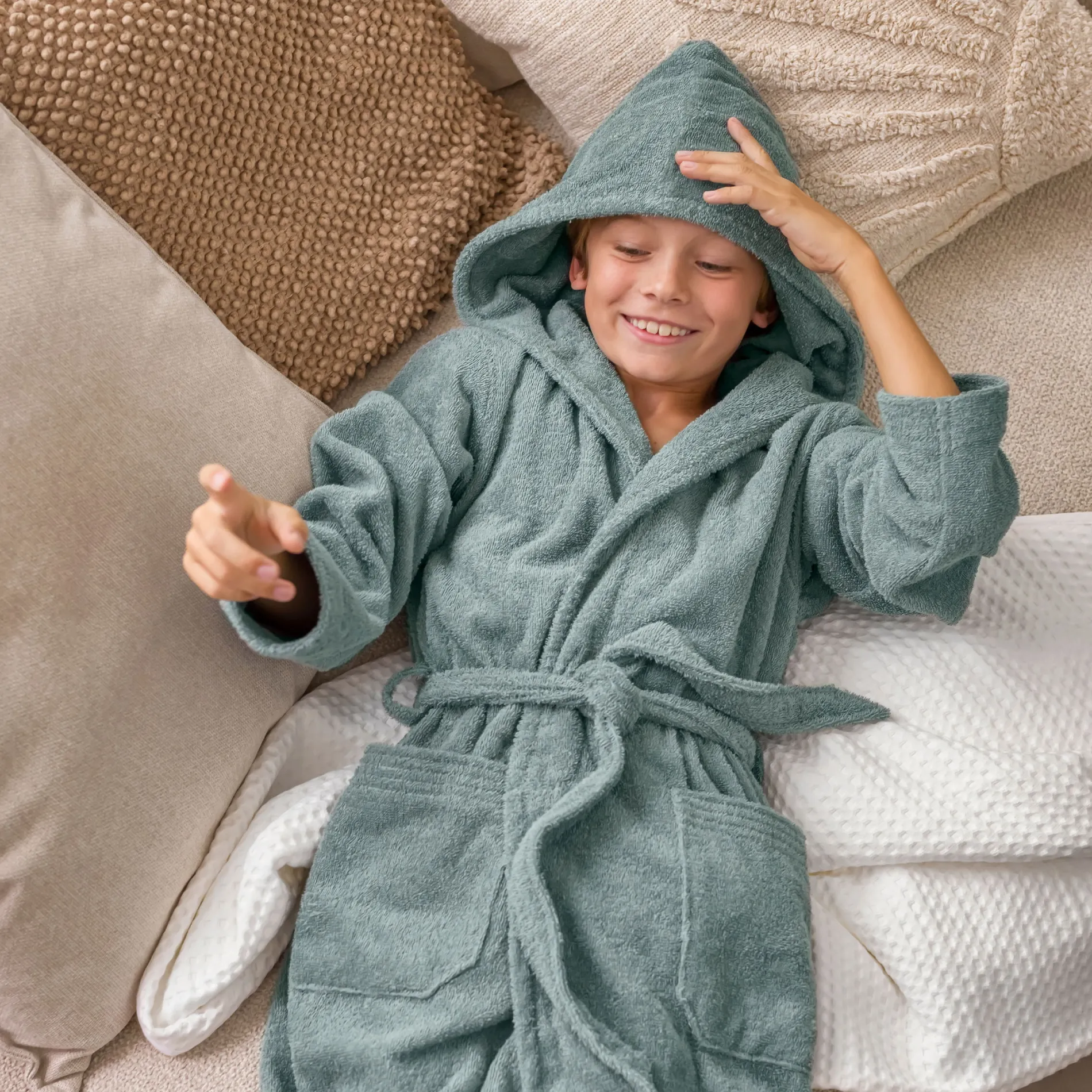 Kinder MÖVE Kinder-Superwuschel Bademantel mit Kapuze grün(tea)